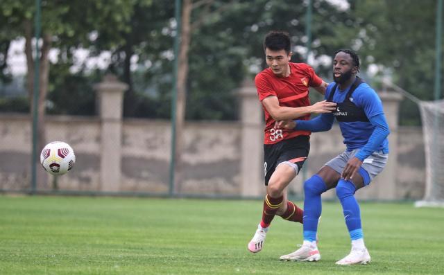 爱体育APP网址入口-有心！张威去年曾探班U23国足：国字号荣誉至高无上